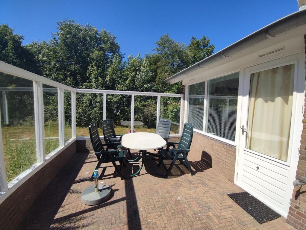 Vakantiehuis Hollum Ameland Dichtbij Strand En Met Ruime Tuin - Ameland39 Nl Exterior photo